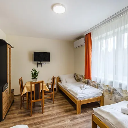 Gellén Panzió Alojamento de Acomodação e Pequeno-almoço Debrecen