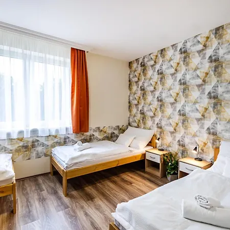 Gellén Panzió Alojamento de Acomodação e Pequeno-almoço Debrecen